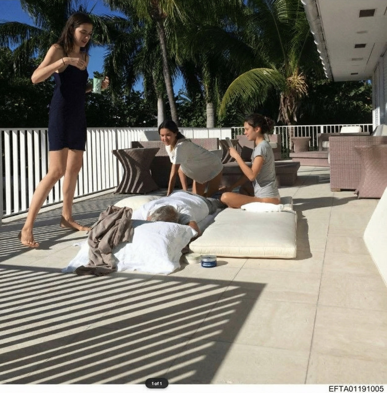 Фотки Эпштейна — кадры расследования